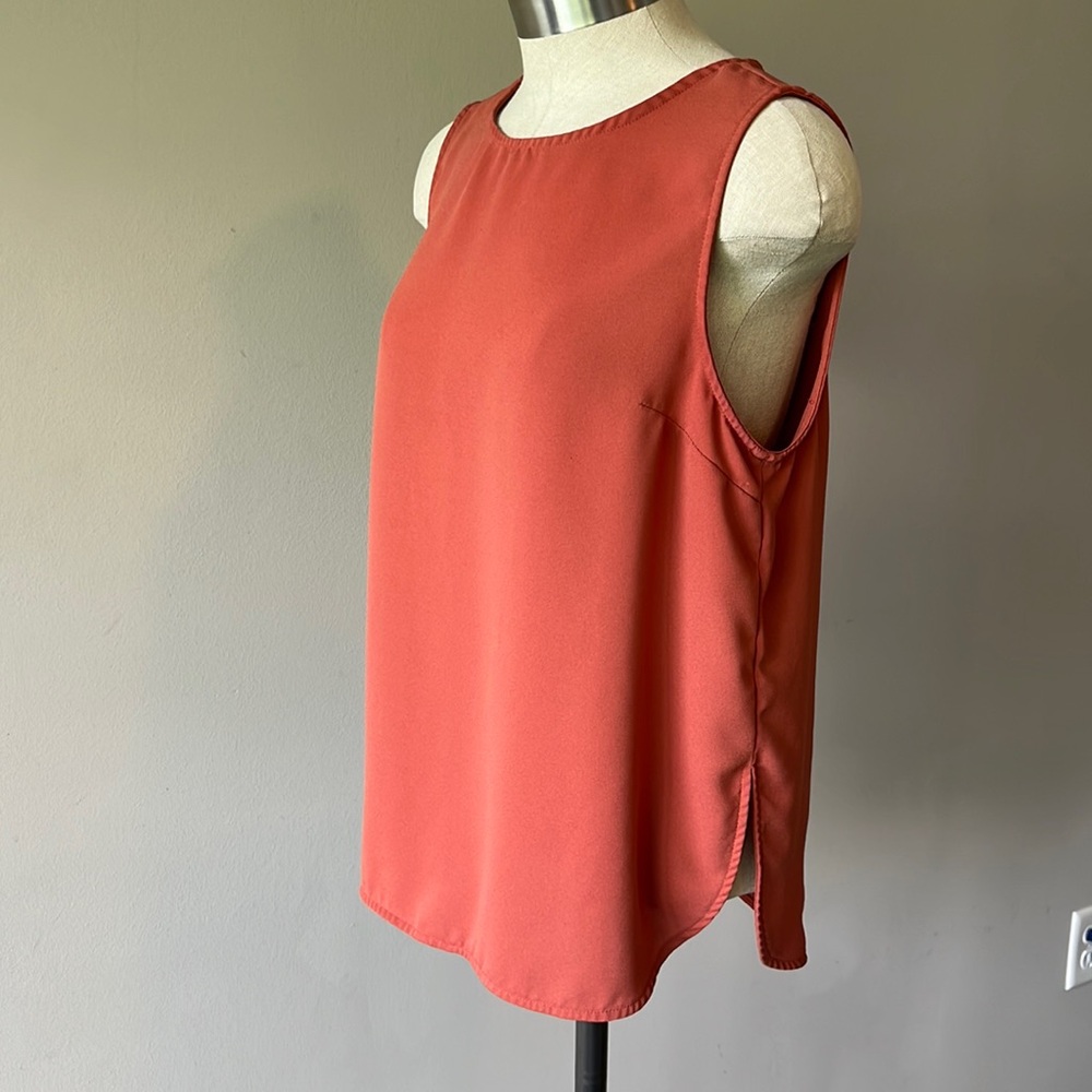 Forever 21 Rust colored sleeveless top zipper closure
